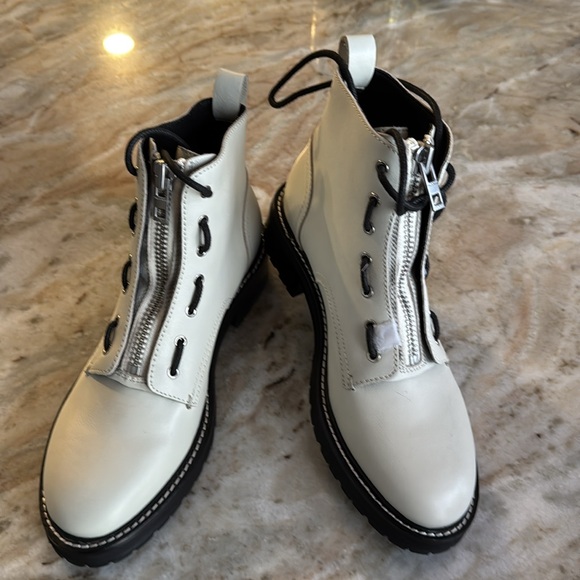 Rag & bone Ankle Boot Cannon Lug Sole Lace up Ankle Boot.. NEVER WORN - Picture 2 of 4